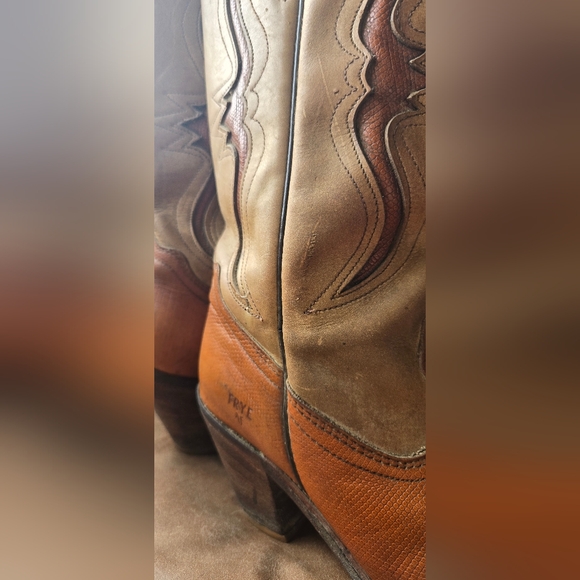 Vintage Frye Cowboy boots size 9B - Picture 10 of 15